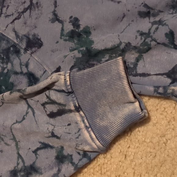 Women's NWT Joy Lab Relaxed Fit Sweatshirt - Picture 3 of 16